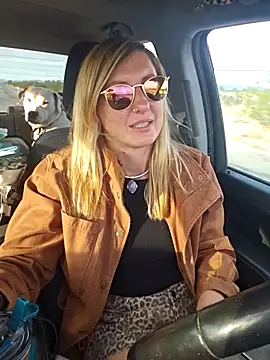 Snapshot of SheIsSomething chatting on 03-07-26, 12:29 SheIsSomething online show from 03-07-26, 12:29