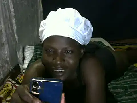 Snapshot of cute-shamza chatting on 02-06-25, 06:46 cute-shamza online show from 02-06-25, 06:46