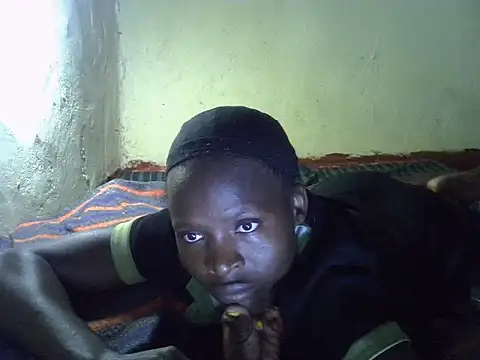 Snapshot of cute-shamza chatting on 10-18-25, 05:10 cute-shamza online show from 10-18-25, 05:10