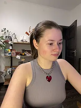 Snapshot of sweetest_pie chatting on 01-17-25, 08:55 sweetest pie online show from 01-17-25, 08:55