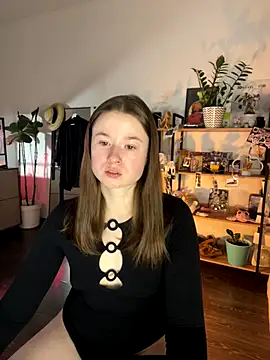 Snapshot of sweetest_pie chatting on 10-28-25, 07:05 sweetest pie online show from 10-28-25, 07:05