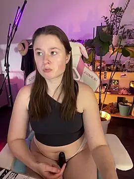 Snapshot of sweetest_pie chatting on 02-15-26, 04:58 sweetest pie online show from 02-15-26, 04:58