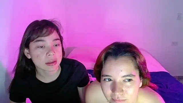 Snapshot of Gretten_wright chatting on 10-31-25, 04:30 Gretten wright online show from 10-31-25, 04:30