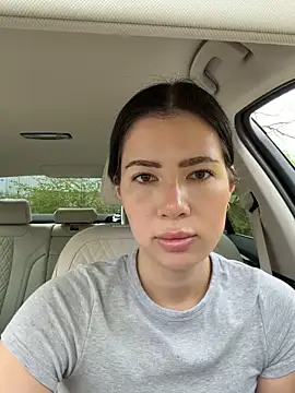 clairewntr online show from 04-18-26, 09:46