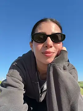 clairewntr online show from 04-25-26, 03:20