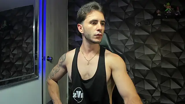 Snapshot of Latino_stud4u chatting on 03-14-25, 12:32 Latino stud4u online show from 03-14-25, 12:32