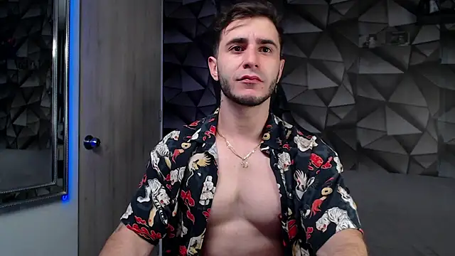 Snapshot of Latino_stud4u chatting on 09-23-25, 12:02 Latino stud4u online show from 09-23-25, 12:02