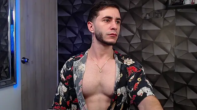 Latino stud4u online show from 11-12-25, 01:11