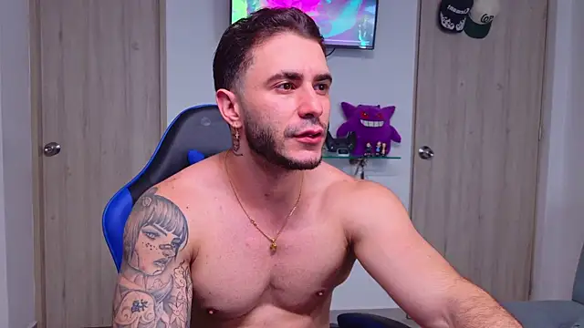 Latino stud4u online show from 06-25-26, 02:22