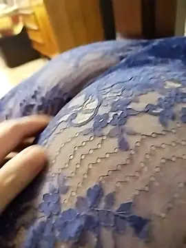 Snapshot of LovlyAnnie chatting on 12-03-25, 05:48 LovlyAnnie online show from 12-03-25, 05:48