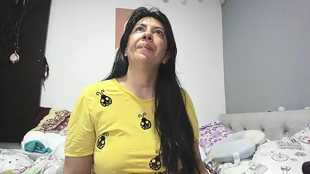 Snapshot of aisha_latina chatting on 12-15-24, 11:42 aisha latina online show from 12-15-24, 11:42