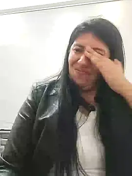 Snapshot of aisha_latina chatting on 01-21-25, 06:23 aisha latina online show from 01-21-25, 06:23