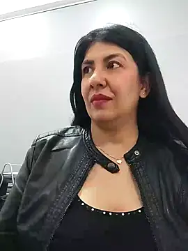 Snapshot of aisha_latina chatting on 01-23-25, 02:50 aisha latina online show from 01-23-25, 02:50