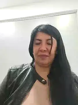 Snapshot of aisha_latina chatting on 01-27-25, 03:50 aisha latina online show from 01-27-25, 03:50