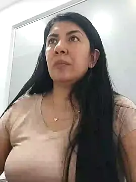 Snapshot of aisha_latina chatting on 01-27-25, 09:55 aisha latina online show from 01-27-25, 09:55