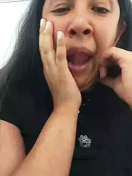 Snapshot of aisha_latina chatting on 01-31-25, 06:03 aisha latina online show from 01-31-25, 06:03