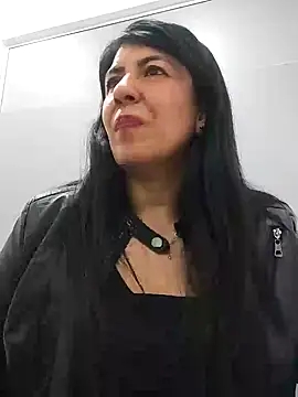 Snapshot of aisha_latina chatting on 02-04-25, 05:34 aisha latina online show from 02-04-25, 05:34