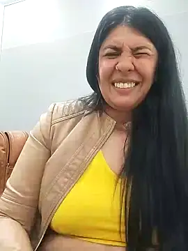 Snapshot of aisha_latina chatting on 02-11-25, 08:42 aisha latina online show from 02-11-25, 08:42