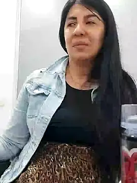 Snapshot of aisha_latina chatting on 02-20-25, 07:41 aisha latina online show from 02-20-25, 07:41