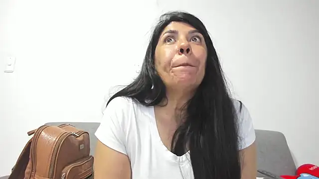 Snapshot of aisha_latina chatting on 02-27-25, 11:15 aisha latina online show from 02-27-25, 11:15