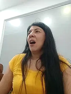 Snapshot of aisha_latina chatting on 03-03-25, 03:31 aisha latina online show from 03-03-25, 03:31