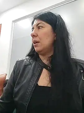 Snapshot of aisha_latina chatting on 03-10-25, 02:48 aisha latina online show from 03-10-25, 02:48