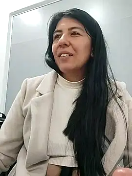 Snapshot of aisha_latina chatting on 03-14-25, 08:17 aisha latina online show from 03-14-25, 08:17