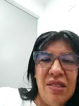 Snapshot of aisha_latina chatting on 09-26-25, 01:26 aisha latina online show from 09-26-25, 01:26