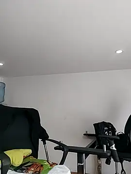 Snapshot of aisha_latina chatting on 10-16-25, 03:13 aisha latina online show from 10-16-25, 03:13