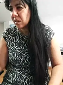 aisha latina online show from 04-28-26, 02:55