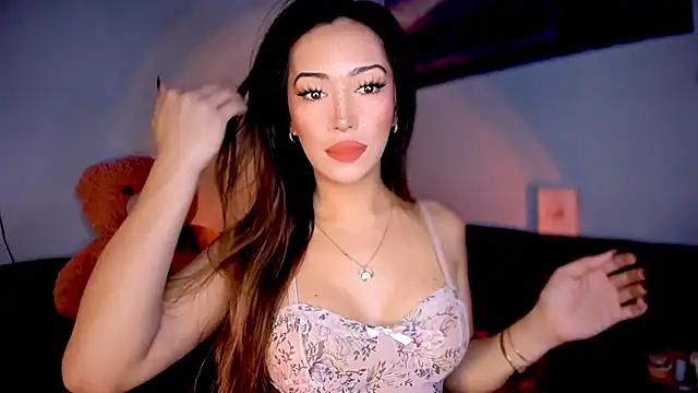 Jasmine Elcock online show from 12-17-25, 09:54