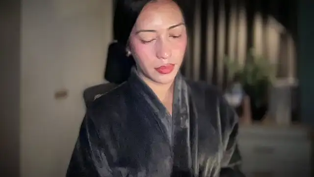 Jasmine Elcock online show from 04-15-26, 08:10