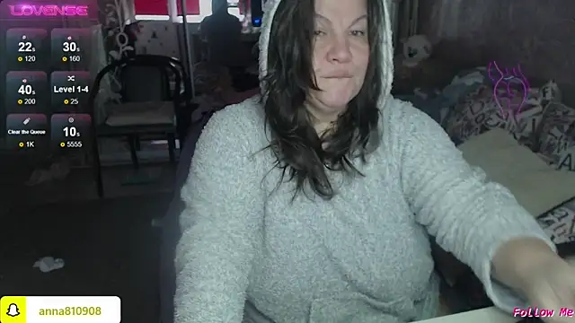 femme fatale1 online show from 12-14-25, 08:41