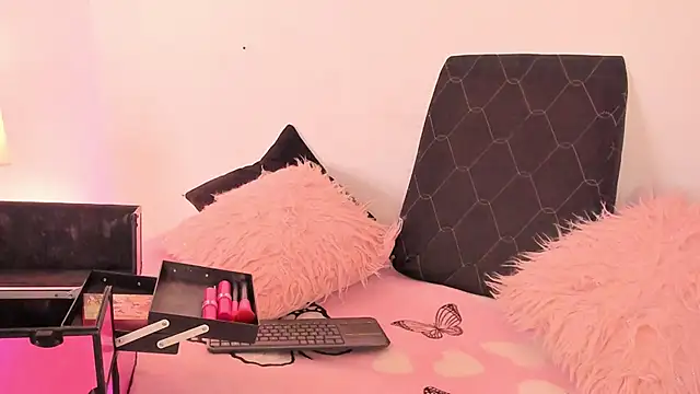 SophieRossi online show from 11-26-25, 04:24