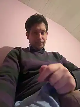 Snapshot of Taxidriver1988 chatting on 02-21-25, 12:17 Taxidriver1988 online show from 02-21-25, 12:17