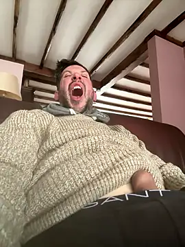 Snapshot of Taxidriver1988 chatting on 01-08-26, 12:07 Taxidriver1988 online show from 01-08-26, 12:07