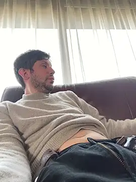 Snapshot of Taxidriver1988 chatting on 03-08-26, 02:10 Taxidriver1988 online show from 03-08-26, 02:10