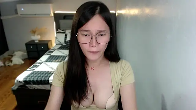 Snapshot of AmazingLuchie chatting on 05-29-26, 05:27 AmazingLuchie online show from 05-29-26, 05:27