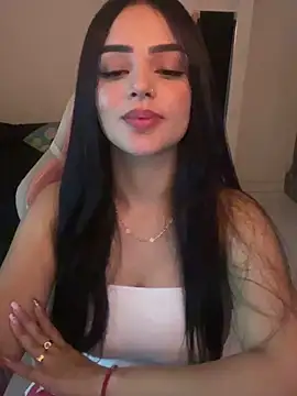 Snapshot of anniehart chatting on 12-15-25, 02:27 anniehart online show from 12-15-25, 02:27