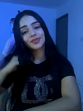 Snapshot of anniehart chatting on 12-16-25, 01:43 anniehart online show from 12-16-25, 01:43