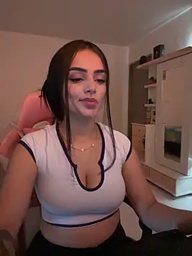 Snapshot of anniehart chatting on 03-09-26, 08:13 anniehart online show from 03-09-26, 08:13