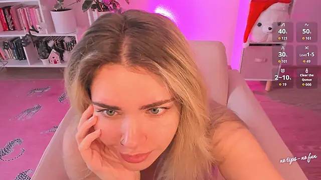 pussy-kattt online show from 11-11-25, 06:57