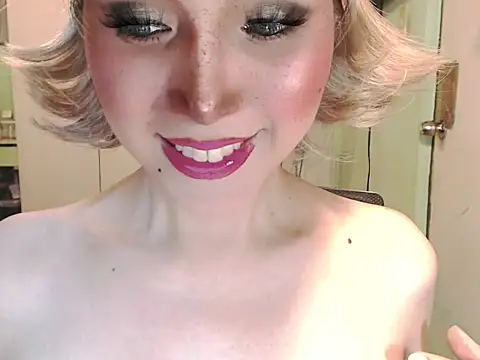 Ezradeliciosa online show from 04-26-26, 06:22