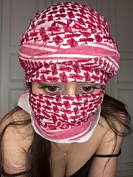 Snapshot of arabiaAna chatting on 10-20-25, 11:43 arabiaAna online show from 10-20-25, 11:43