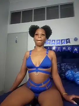 Snapshot of QUEENMANDYY chatting on 02-08-25, 06:22 QUEENMANDYY online show from 02-08-25, 06:22