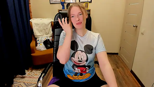 Snapshot of _fiona_Love chatting on 02-12-26, 08:26 fiona Love online show from 02-12-26, 08:26