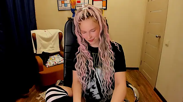 Snapshot of _fiona_Love chatting on 02-25-26, 08:07 fiona Love online show from 02-25-26, 08:07