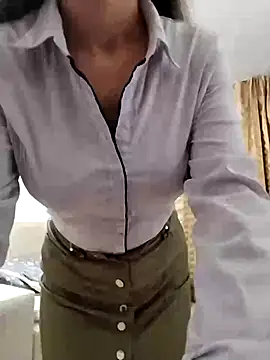 baby sweet girl  online show from 02-02-25, 09:23