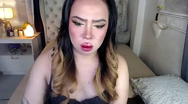 Snapshot of RebecaNextToYou chatting on 12-12-24, 05:04 RebecaNextToYou online show from 12-12-24, 05:04