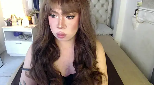 Snapshot of RebecaNextToYou chatting on 01-22-25, 05:28 RebecaNextToYou online show from 01-22-25, 05:28